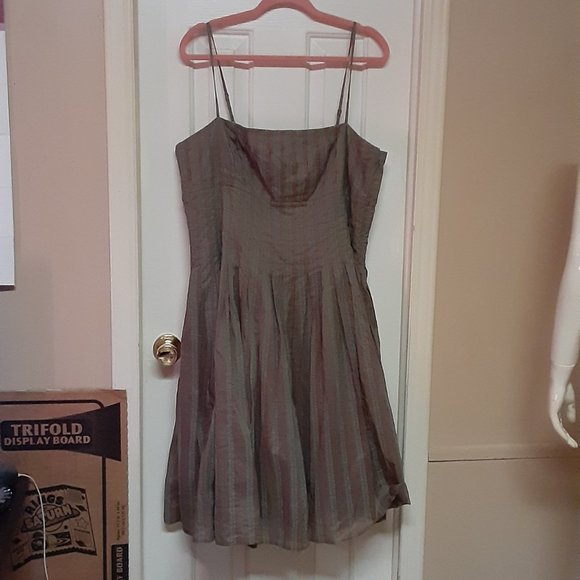 Isaac Mizrahi Dresses & Skirts - Isaac Mizrahi Lined Dress W/ Side Zipper